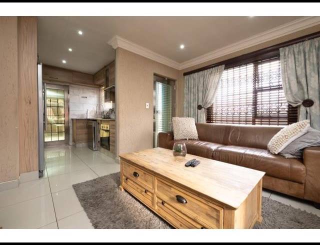 3 BEDROOM PROPERTY TO RENT IN FLEURHOF